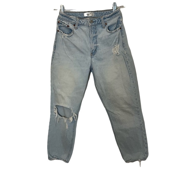 ABERCROMBIE & FITCH Curve Love High Rise Mom Jean Sz 28/6 Distressed Light Wash - Picture 1 of 8
